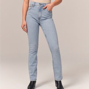 Abercrombie & Fitch Curve Love Ultra High Rise 90s Straight Jean